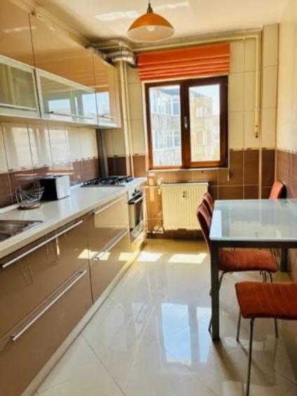 Apartament cu 2 camere decomandat, mobilat în Tineretului