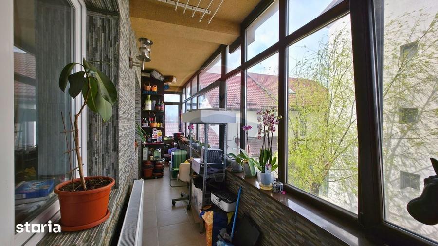 Apartament cu 3 camere semidecomandat în Eminescu