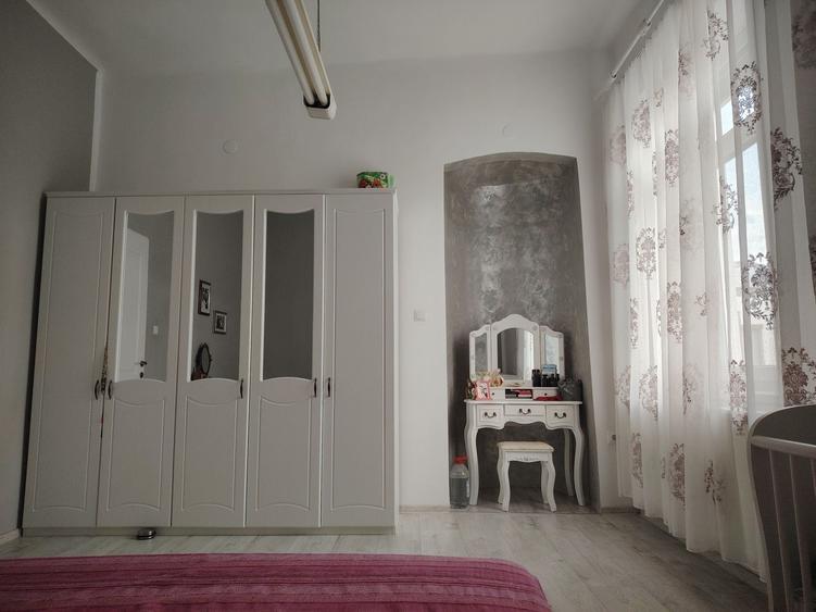 Casă cu 3 camere în Ghioroc
