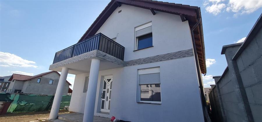 Casă individuală cu 6 camere cu Canalizare în Vladimirescu