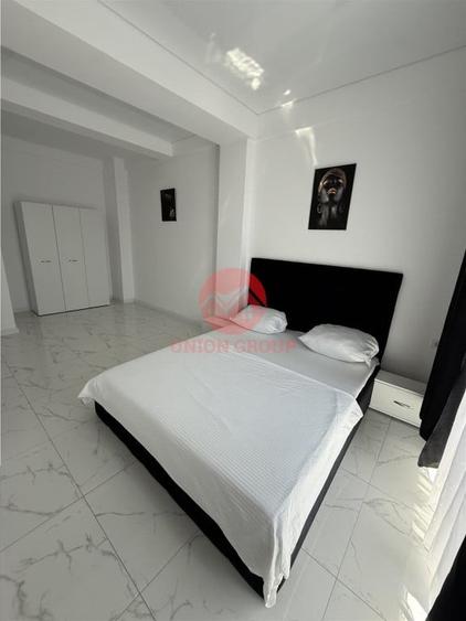 Apartament cu 5 camere decomandat în Central