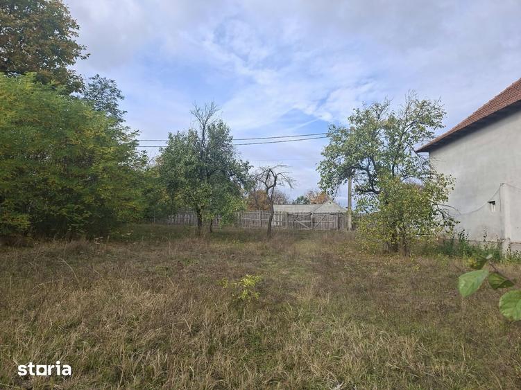Teren de 2606 mp, în Pietroșani