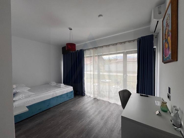 Casă individuală cu 10 camere cu Canalizare în Central