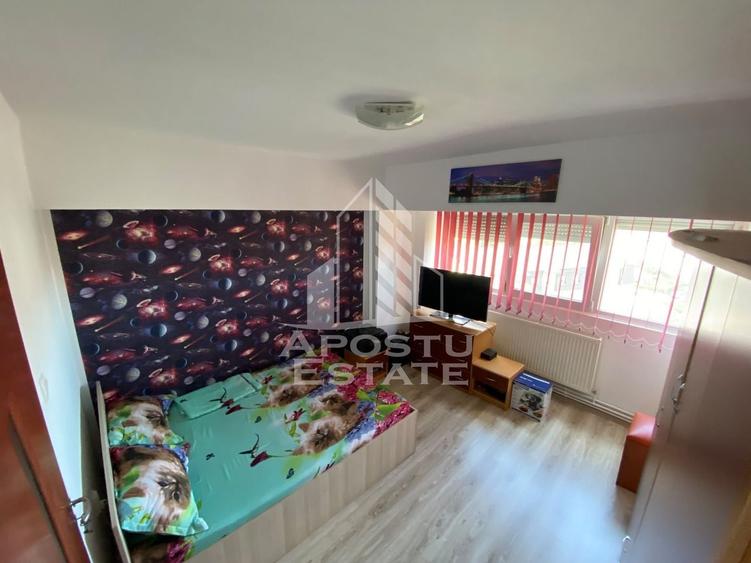 Apartament cu 4 camere decomandat, mobilat în Șagului