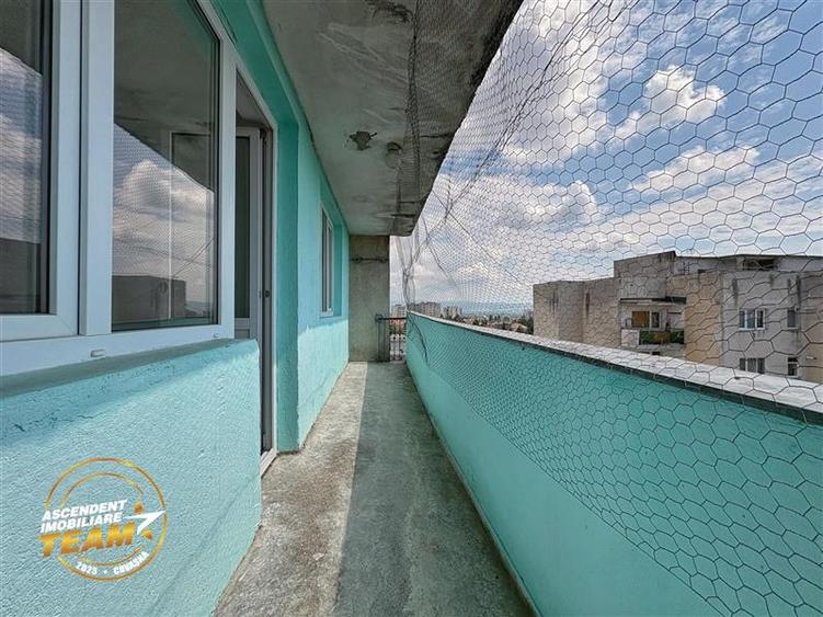 Apartament cu 2 camere decomandat în Simeria
