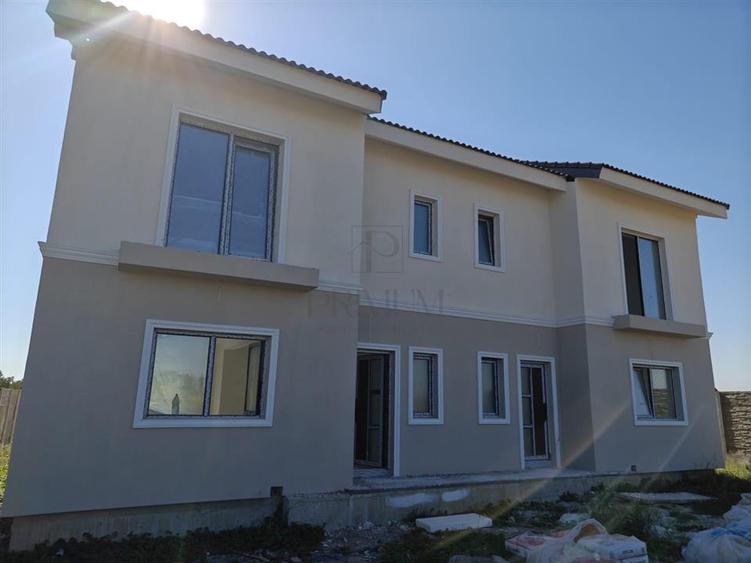 Duplex cu 3 camere cu Teren 252 Mp în Moșnița Nouă