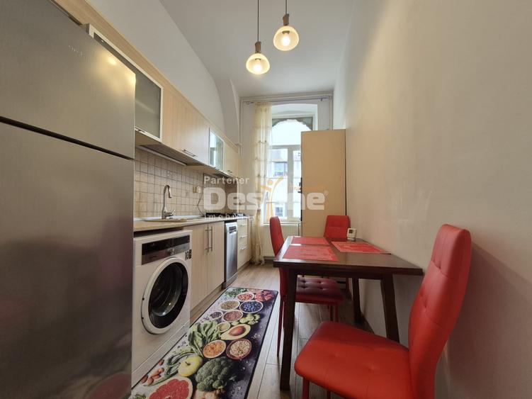 Apartament cu 3 camere decomandat, mobilat în Ultracentral