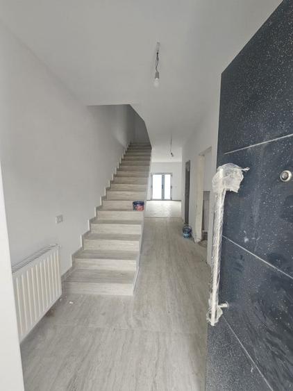 Casă cu 5 camere cu Canalizare în Bragadiru