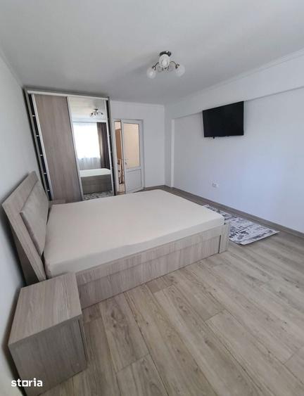 Apartament cu 2 camere decomandat în Calarași 4
