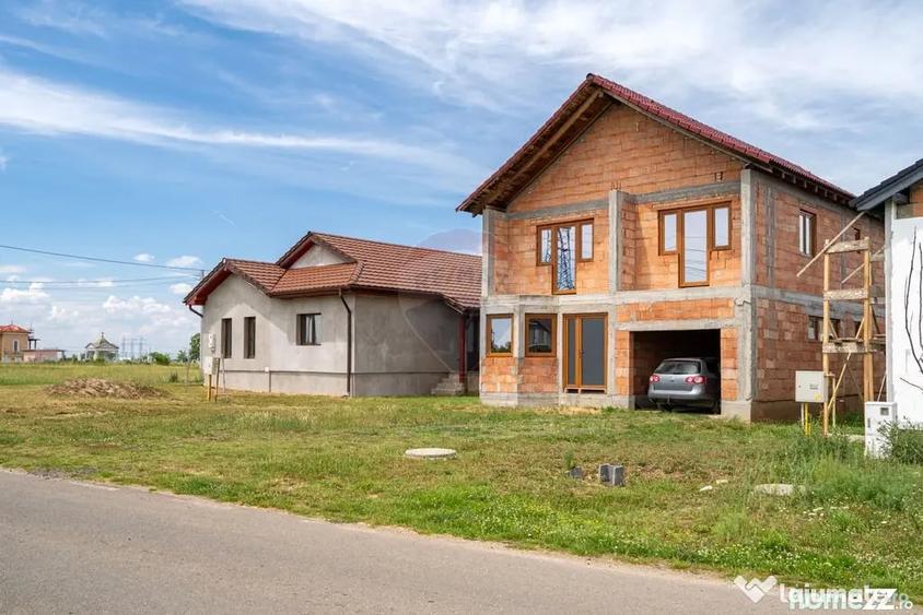 Casă cu 5 camere cu Teren 300 Mp în Fântânele