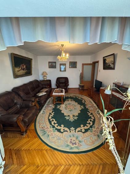 Apartament cu 3 camere decomandat, mobilat în Ultracentral