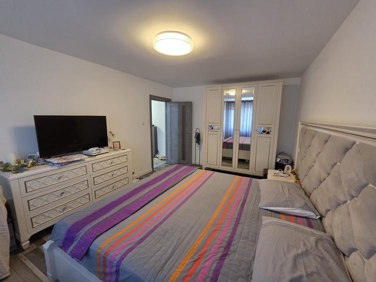 Apartament cu 2 camere decomandat în Nicolina