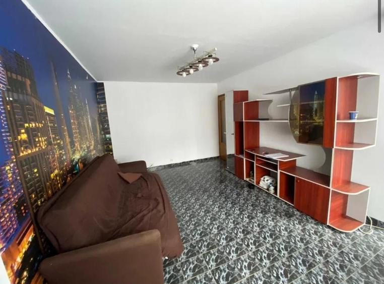 Apartament cu 3 camere decomandat în Lujerului