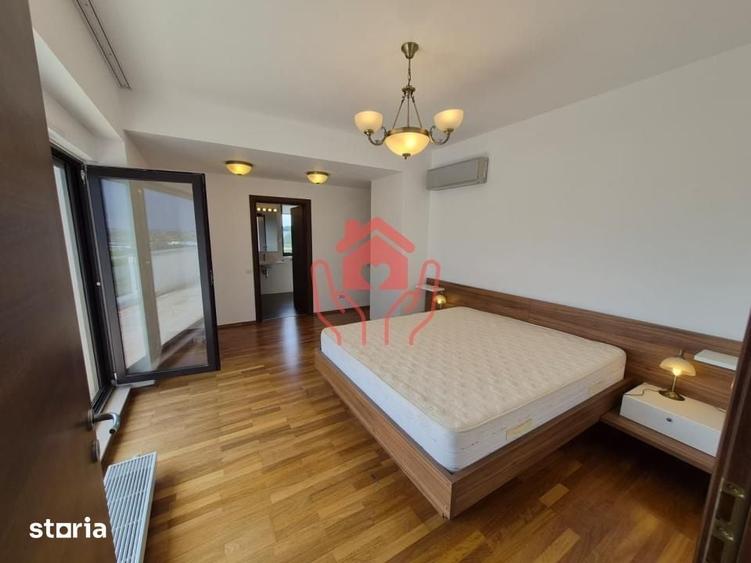 Apartament cu 4 camere decomandat în Est