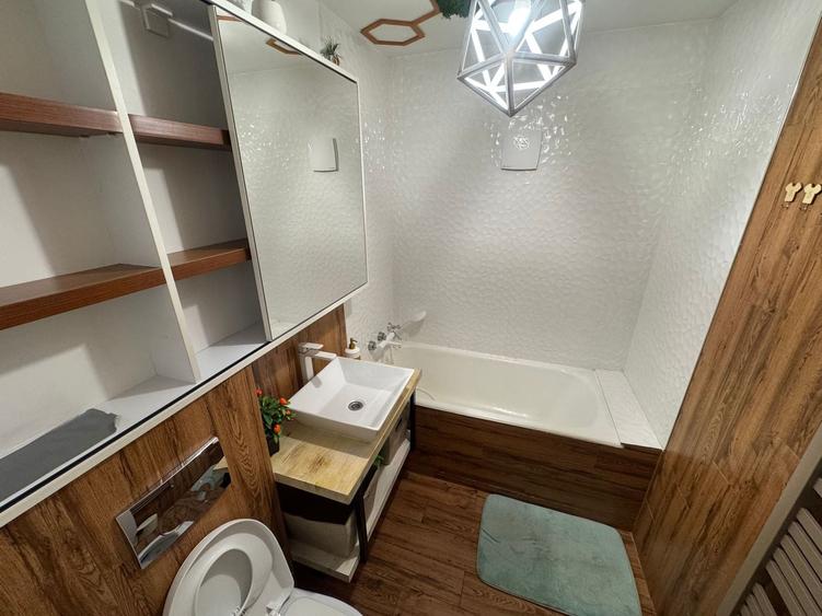 Apartament cu 3 camere decomandat, mobilat în Inel I