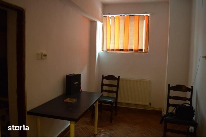 PROPRIETAR: Spa?iu pentru Birouri/Cabinete 60.2 mp + 23 mp Curte - 1