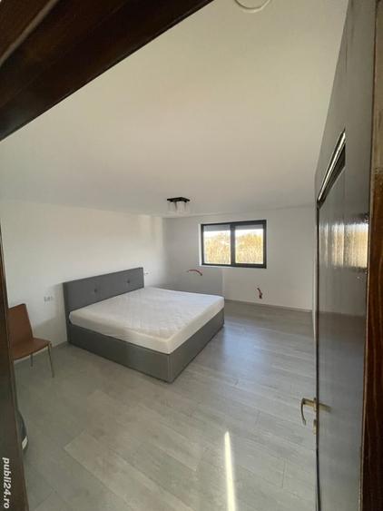 Casă cu 6 camere cu Teren 600 Mp în Moldoveni