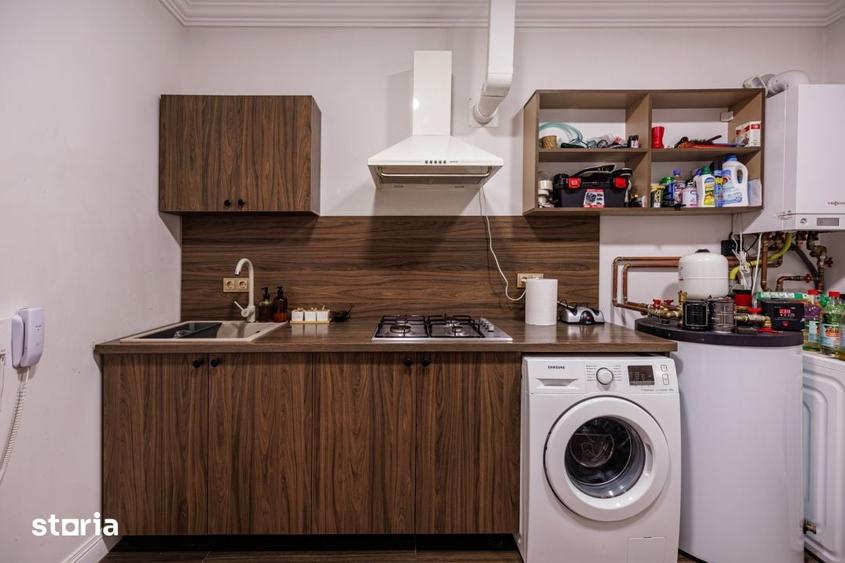 Casă cu 6 camere cu Teren 660 Mp în Moșnița Nouă