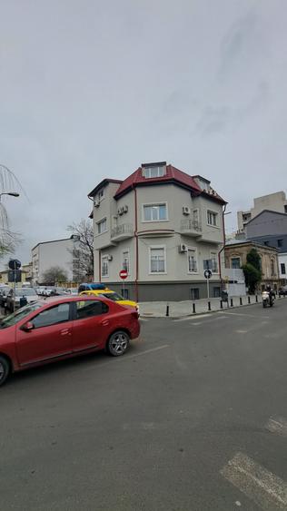 Birou, de 400 mp, în Dacia