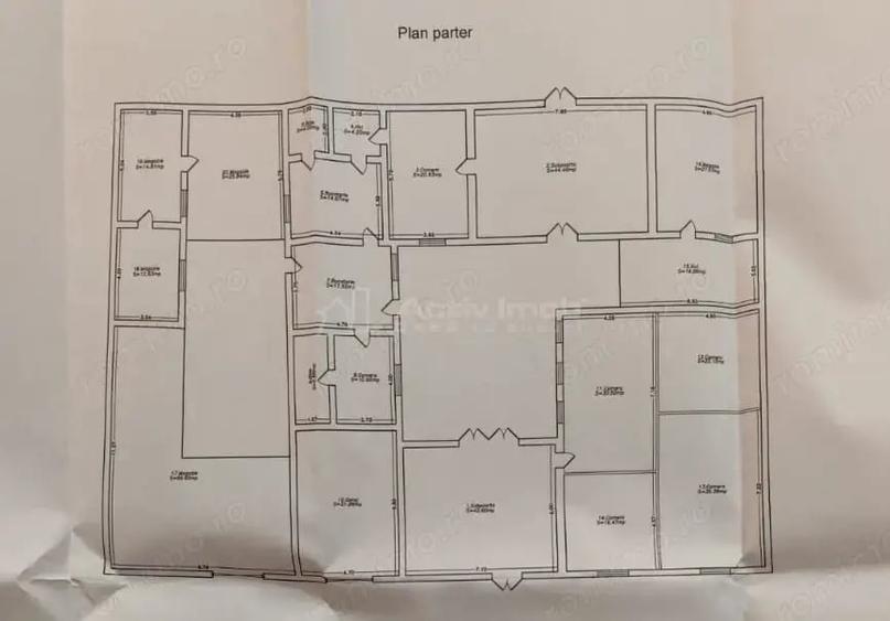 Casă cu Teren 1439 Mp în Socol