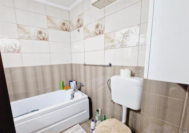 Casă cu 6 camere cu Teren 190 Mp în Ultracentral