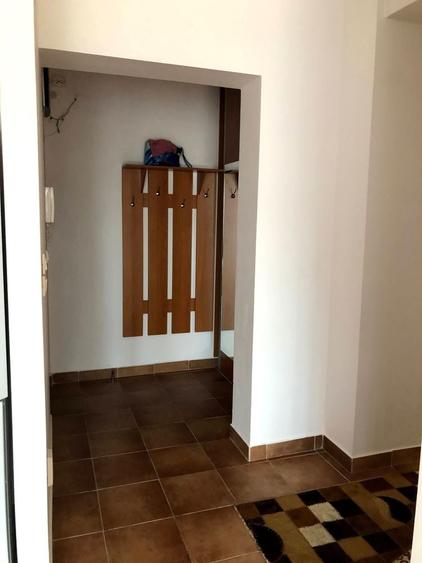 Apartament cu 3 camere decomandat în Ghiroda
