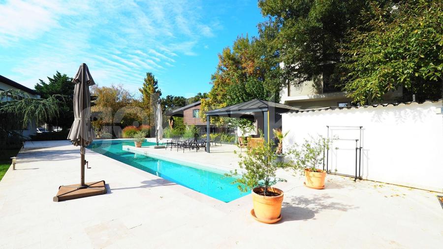 Casă individuală cu 5 camere cu Piscina în Băneasa