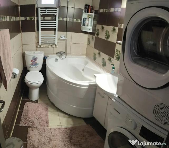 Apartament cu 3 camere semidecomandat în Gara