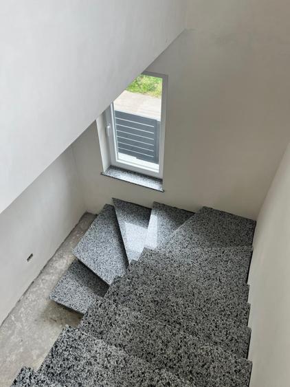 Duplex cu 5 camere cu Canalizare în Central