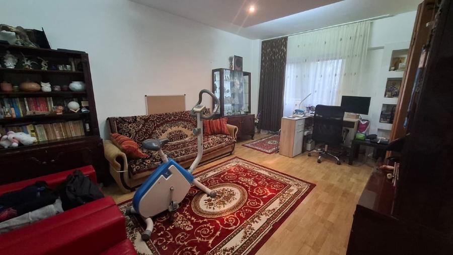 Vând apartament 2 camere – Poarta 6 / Piața Roșie DIRECT PROPRIETAR - 1