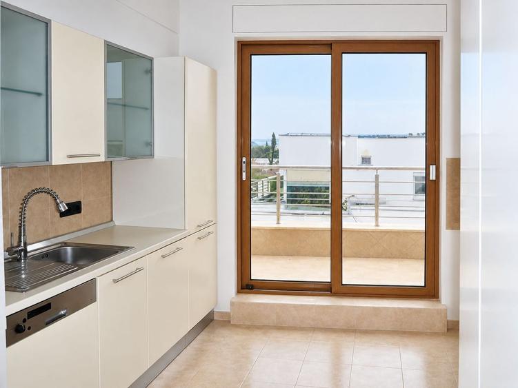 Penthouse cu 3 camere decomandat, mobilat în Primăverii
