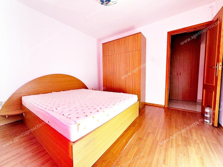 Apartament cu 2 camere decomandat în Micro 21