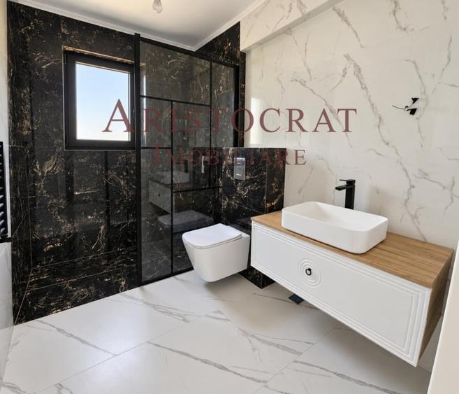 Casă cu 5 camere cu Teren 330 Mp în Corbeanca