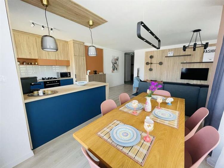 Apartament cu 2 camere decomandat, mobilat în Aradului