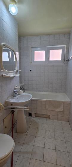 Apartament cu 2 camere semidecomandat în Centrul Civic