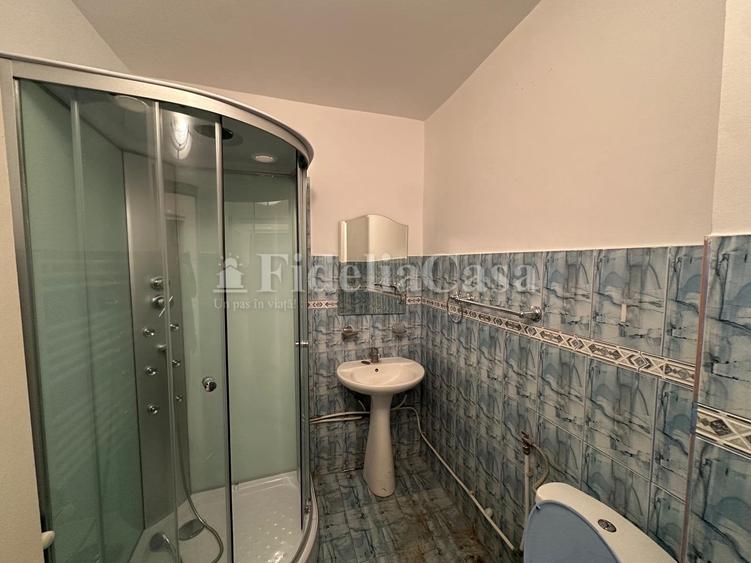 Apartament cu 4 camere decomandat în Oancea