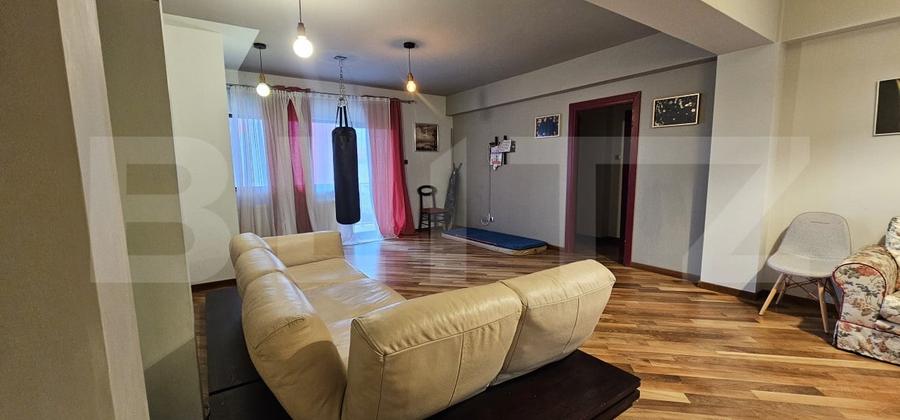 Apartament cu 3 camere decomandat, mobilat în Nord