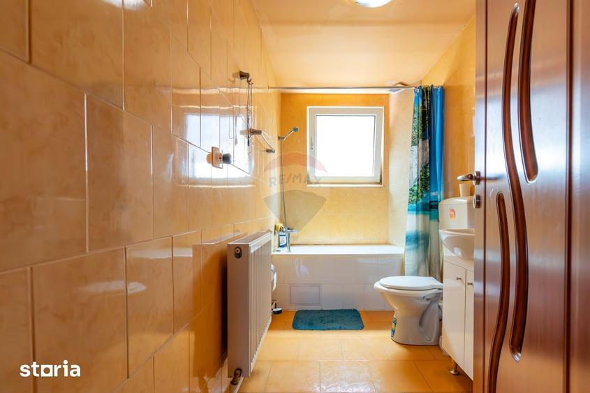 Casă cu 5 camere cu Teren 600 Mp în Hemeiuș