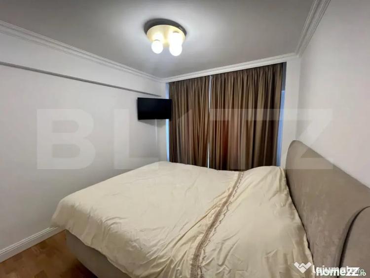 Apartament cu 3 camere semidecomandat în Central