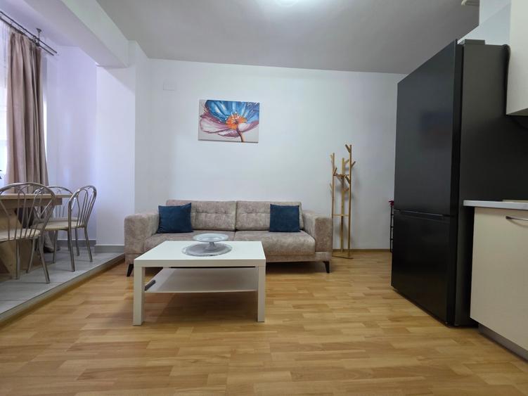 Apartament cu 2 camere semidecomandat în Central