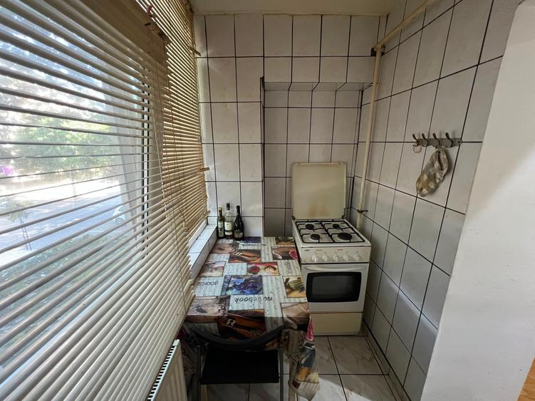 Apartament cu 3 camere decomandat în Steaua