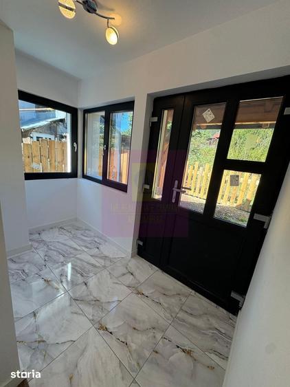 Casă cu 6 camere cu Teren 482 Mp în Central