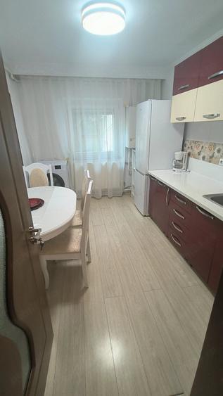 Apartament cu 3 camere decomandat în Bistrița Lac