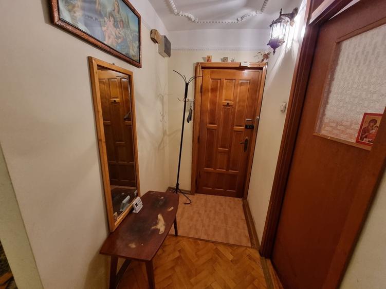 Apartament cu 3 camere decomandat, mobilat în Răcădău