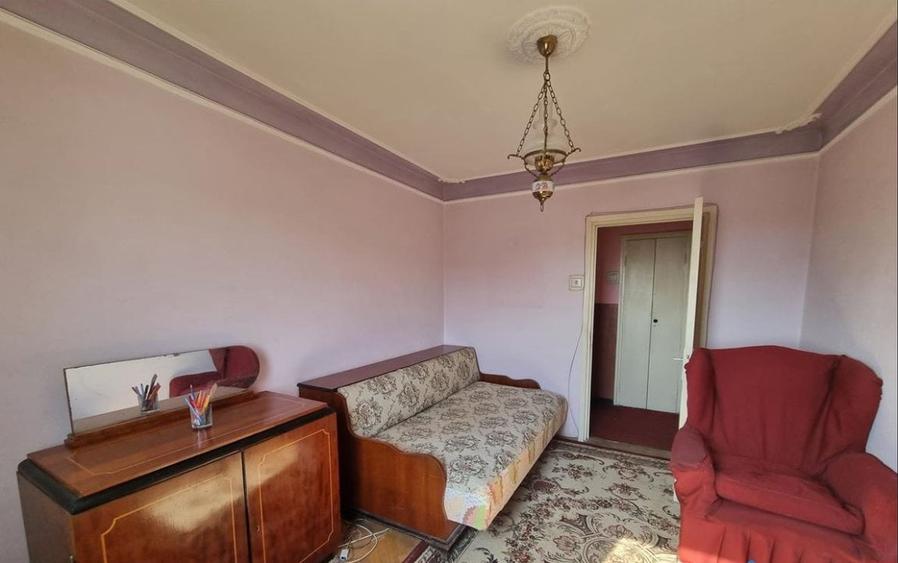 Apartament cu 3 camere decomandat, mobilat în Tătărași