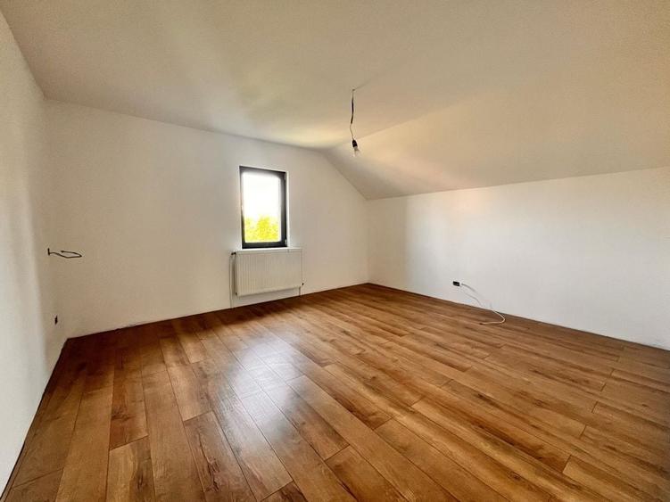 Casă cu 4 camere în Mănești