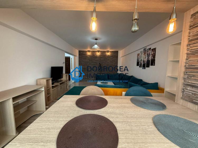 Apartament cu 3 camere decomandat, mobilat în Babadag