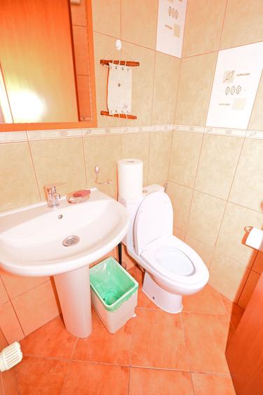 Apartament cu 4 camere semidecomandat în Aviației