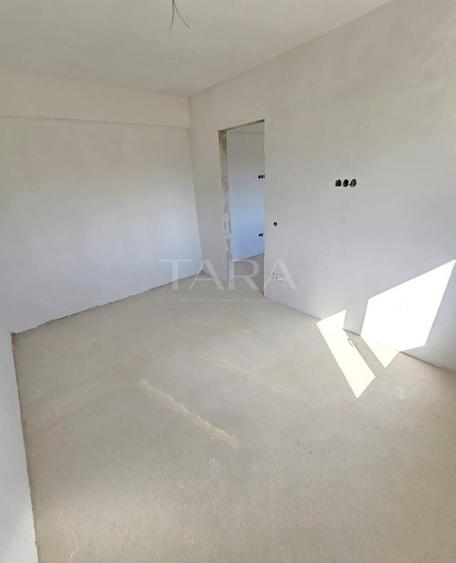 Apartament cu 3 camere semidecomandat în Baciu