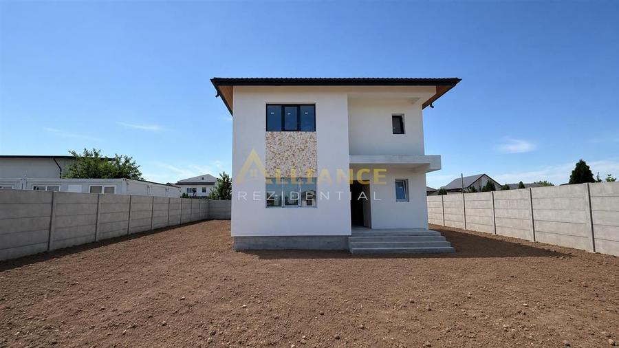 Casă individuală cu 4 camere cu Teren 344 Mp în Berceni